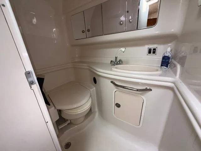 Slide: The Image of Sea Ray 340 Sundancer 2006 - 16
