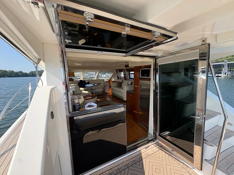 Slide: The Image of Sea Ray 47 Sedan Bridge 2008 - 90