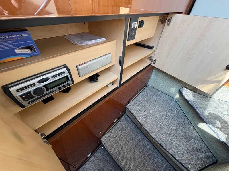 Slide: The Image of Sea Ray 47 Sedan Bridge 2008 - 50