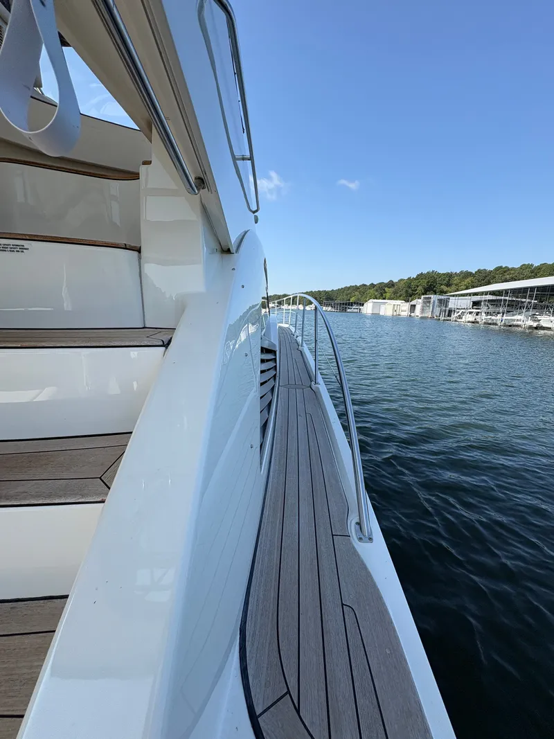 Slide: The Image of Sea Ray 47 Sedan Bridge 2008 - 86