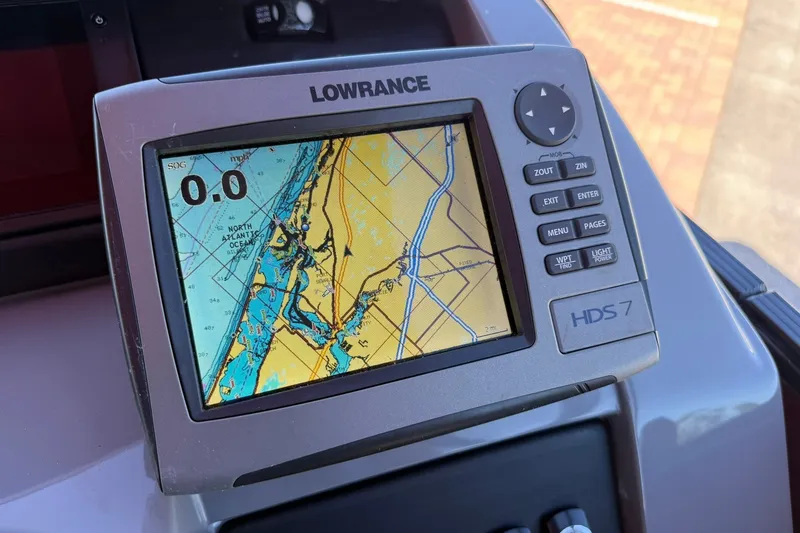 Slide: The Image of Lowrance HDS 7 GPS display on 2020 Bennington SXP 25 SSBXP boat dashboard. - 20