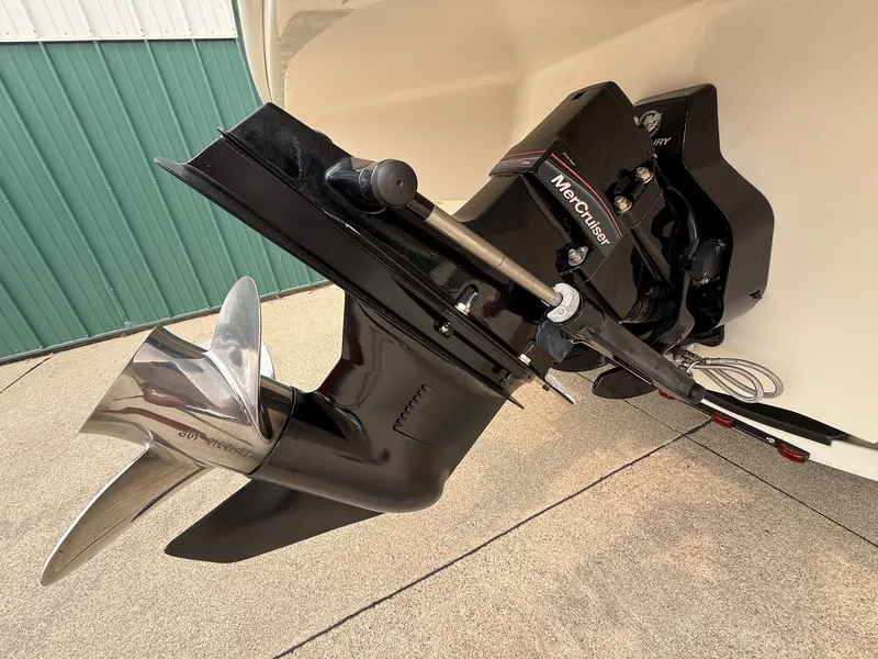 Slide: The Image of Close-up of a MerCruiser drive on a 2005 Sea Ray 200 Sport. - 7