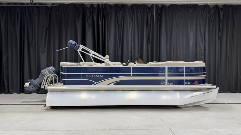 Slide: The Image of Sylvan Mirage 8520 2014 - 0