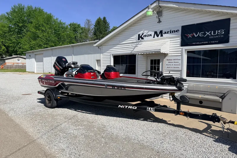Slide: The Image of 2015 Nitro Z-7 boat parked outside Knox Marine dealership. - 1