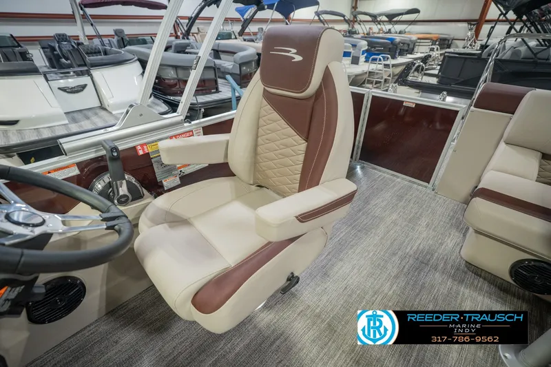 Slide: The Image of Captain's chair in 2027 Bennington 22 SLJ pontoon boat, showroom display. - 32