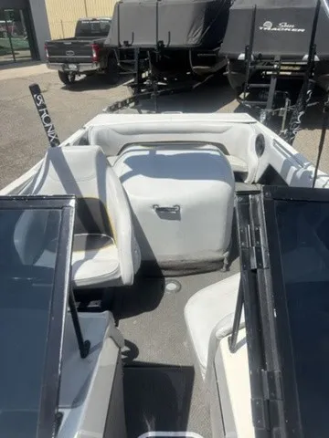 Slide: The Image of Centurion Elite Bowrider 2003 - 7