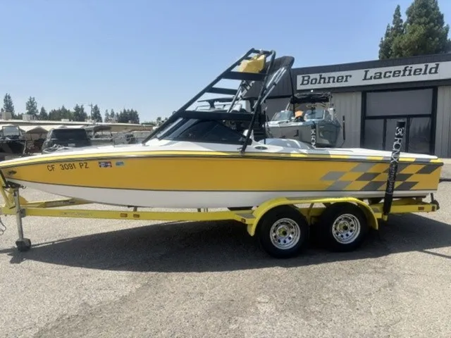 The Image of Centurion Elite Bowrider 2003 - 1