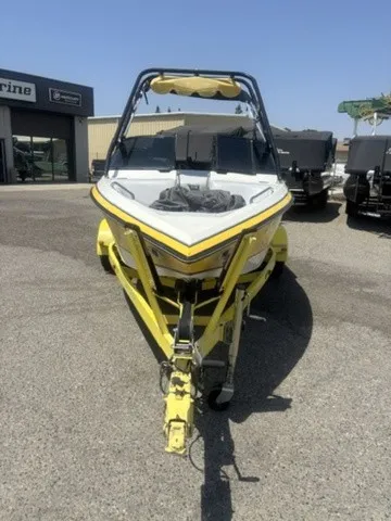 Slide: The Image of Centurion Elite Bowrider 2003 - 2