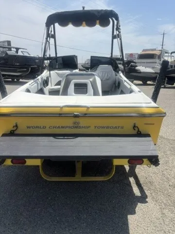 Slide: The Image of Centurion Elite Bowrider 2003 - 4