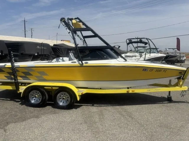 Slide: The Image of Centurion Elite Bowrider 2003 - 3