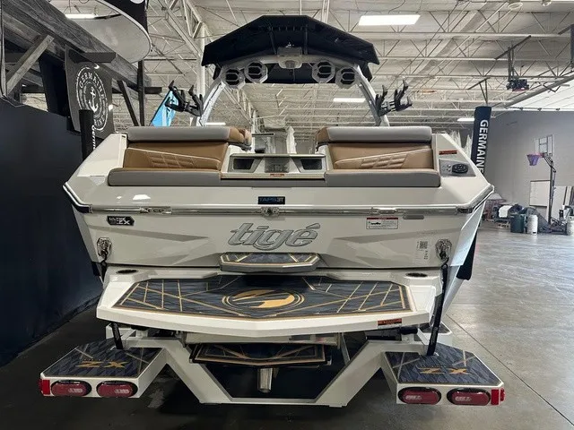 Slide: The Image of Tigé Ultré 23ZX 2025 - 5