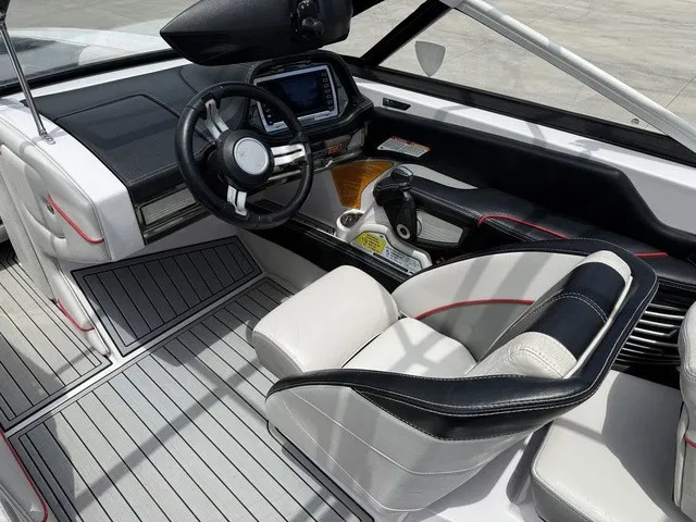Slide: The Image of Nautique G25 2013 - 10