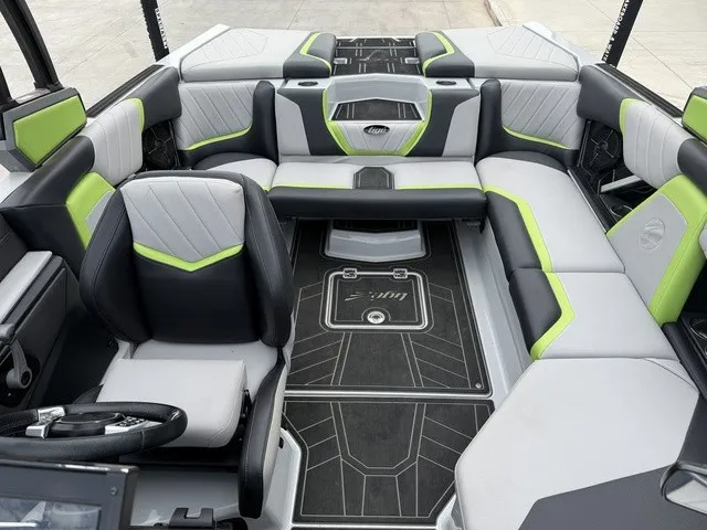 Slide: The Image of Tigé 20RZX 2020 - 2