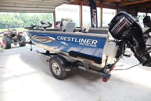 Slide: The Image of Crestliner 1600 Fish Hawk SC 2011 - 3