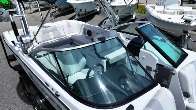 Slide: The Image of MasterCraft X26 2019 - 6