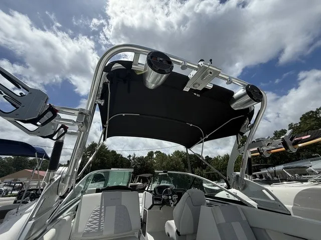 Slide: The Image of MasterCraft X26 2019 - 13