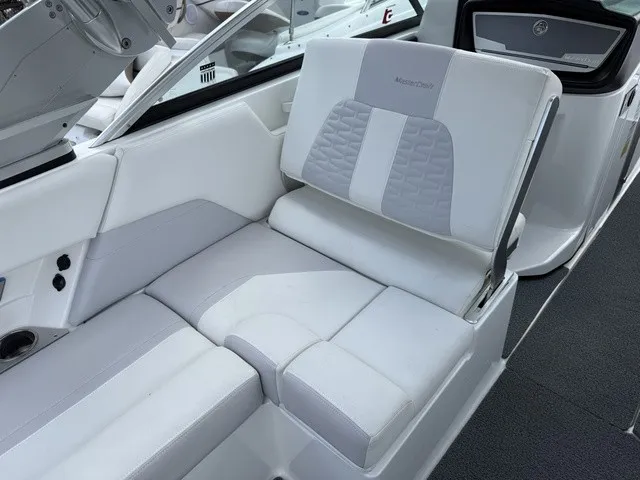 Slide: The Image of MasterCraft X26 2019 - 15
