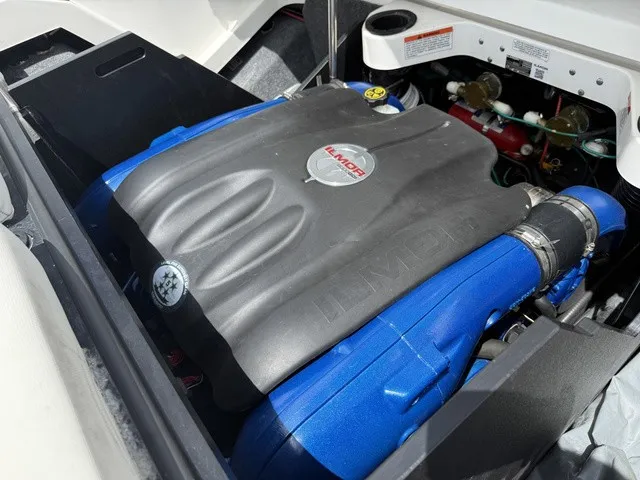 Slide: The Image of MasterCraft X26 2019 - 14