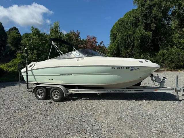 Slide: The Image of Stingray 215 LR 2020 - 3