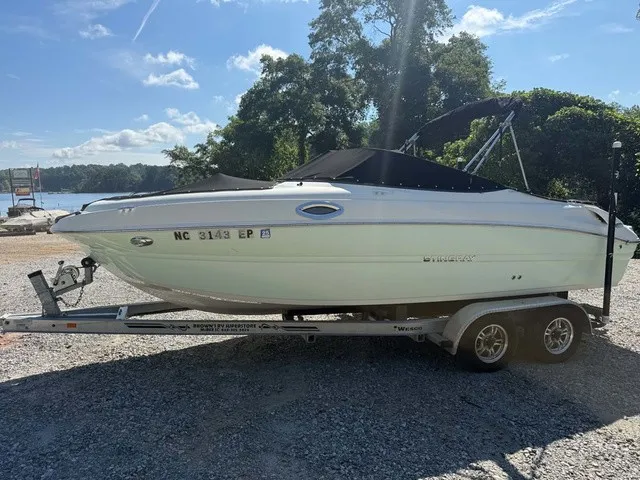 The Image of Stingray 215 LR 2020 - 1