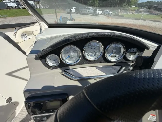Slide: The Image of Stingray 215 LR 2020 - 17