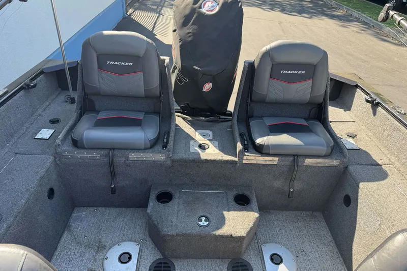 Slide: The Image of 2021 Tracker Pro Guide V-175 Combo boat interior with two cushioned seats. - 14