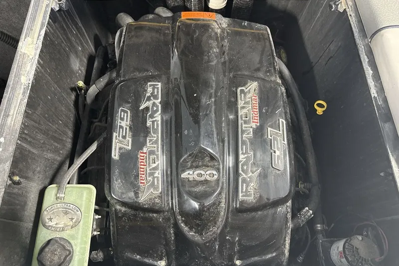 Slide: The Image of 2016 Moomba Mondo engine compartment featuring a Raptor 6.2L Indmar engine. - 20