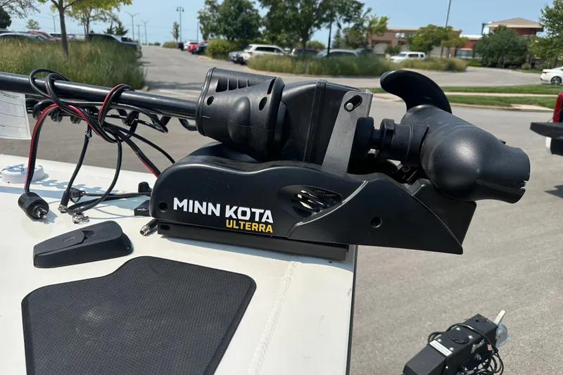 Slide: The Image of Minn Kota Ulterra motor on 2017 Tracker Pro Team 195 Tournament Edition boat. - 18