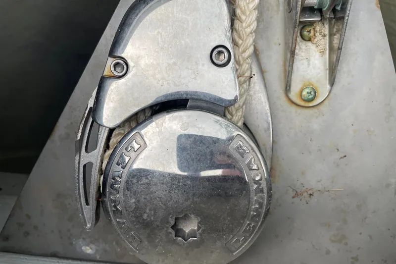 Slide: The Image of Lewmar Windlass - 16