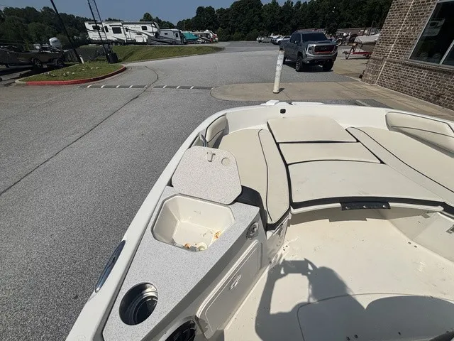 Slide: The Image of Stingray 206CC W/ Suzuki 150 HP - 4-Stroke Engine 2017 - 41