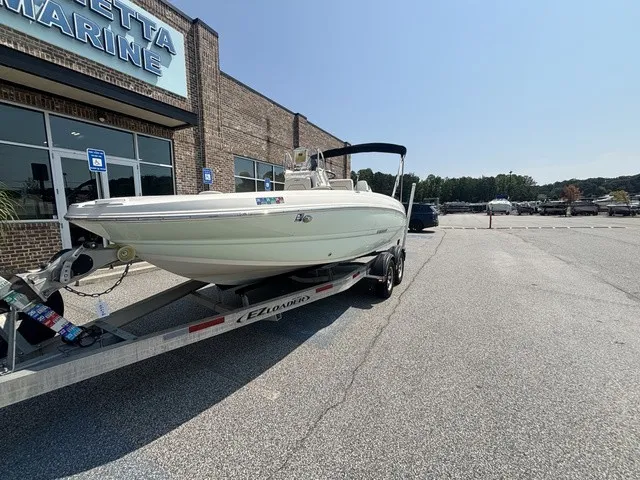 Slide: The Image of Stingray 206CC W/ Suzuki 150 HP - 4-Stroke Engine 2017 - 6