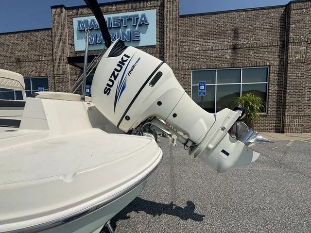 Slide: The Image of Stingray 206CC W/ Suzuki 150 HP - 4-Stroke Engine 2017 - 67