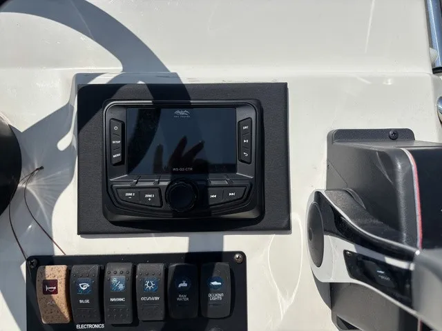 Slide: The Image of Stingray 206CC W/ Suzuki 150 HP - 4-Stroke Engine 2017 - 69