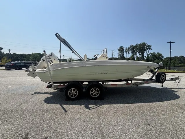 Slide: The Image of Stingray 206CC W/ Suzuki 150 HP - 4-Stroke Engine 2017 - 2