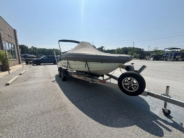 Slide: The Image of Stingray 206CC W/ Suzuki 150 HP - 4-Stroke Engine 2017 - 14