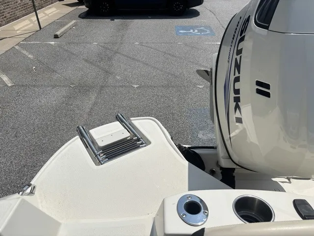 Slide: The Image of Stingray 206CC W/ Suzuki 150 HP - 4-Stroke Engine 2017 - 66