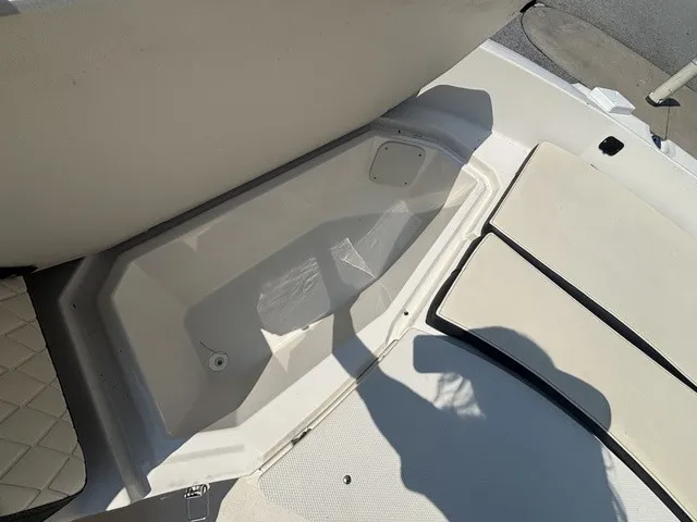 Slide: The Image of Stingray 206CC W/ Suzuki 150 HP - 4-Stroke Engine 2017 - 50