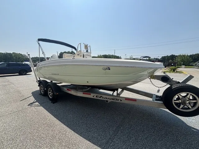 Slide: The Image of Stingray 206CC W/ Suzuki 150 HP - 4-Stroke Engine 2017 - 7