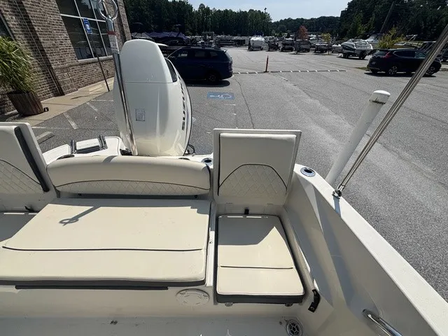 Slide: The Image of Stingray 206CC W/ Suzuki 150 HP - 4-Stroke Engine 2017 - 24