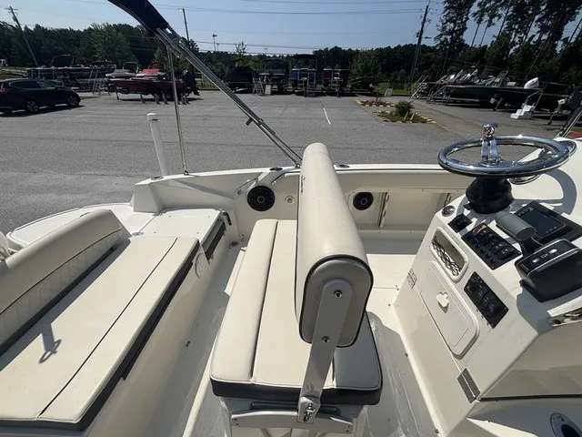 Slide: The Image of Stingray 206CC W/ Suzuki 150 HP - 4-Stroke Engine 2017 - 27