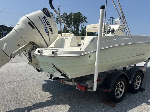 Slide: The Image of Stingray 206CC W/ Suzuki 150 HP - 4-Stroke Engine 2017 - 8