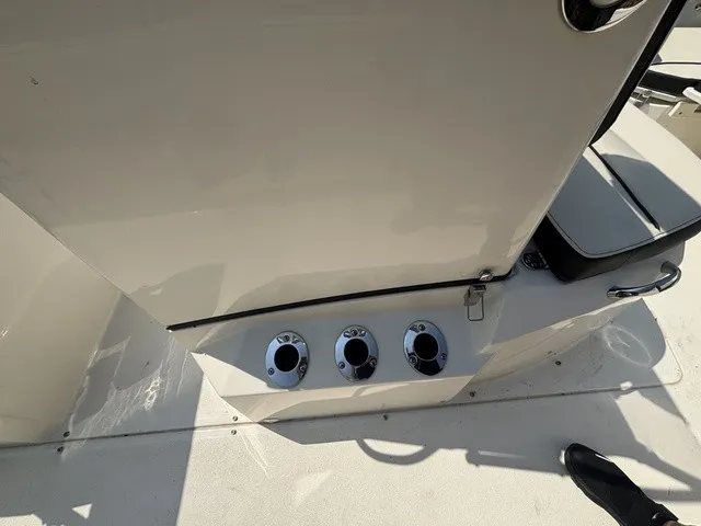 Slide: The Image of Stingray 206CC W/ Suzuki 150 HP - 4-Stroke Engine 2017 - 37
