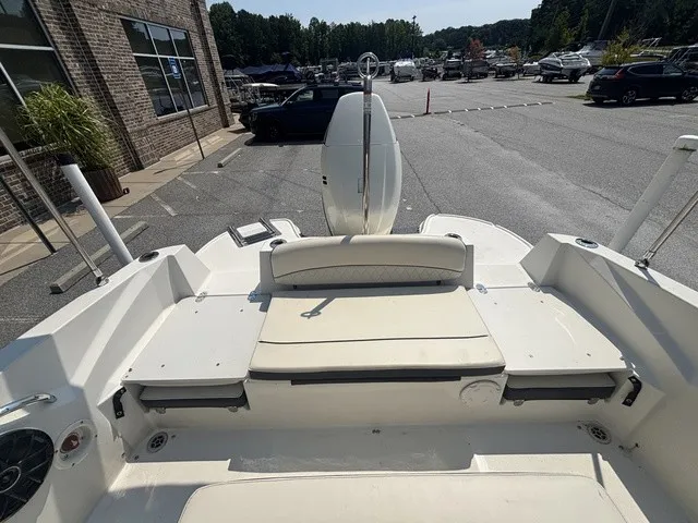Slide: The Image of Stingray 206CC W/ Suzuki 150 HP - 4-Stroke Engine 2017 - 22