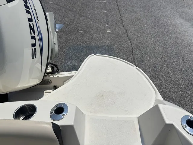 Slide: The Image of Stingray 206CC W/ Suzuki 150 HP - 4-Stroke Engine 2017 - 64