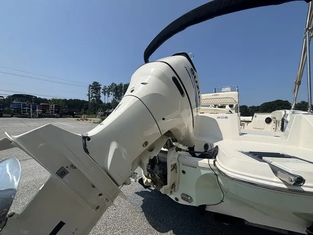 Slide: The Image of Stingray 206CC W/ Suzuki 150 HP - 4-Stroke Engine 2017 - 68