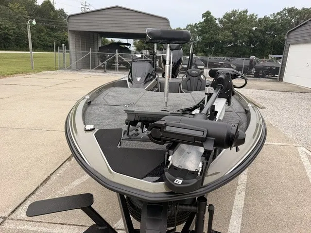 Slide: The Image of Skeeter ZXE20 2027 - 12
