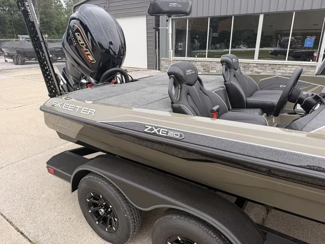 Slide: The Image of Skeeter ZXE20 2027 - 6