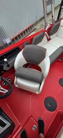 Slide: The Image of MasterCraft NXT20 2016 - 9