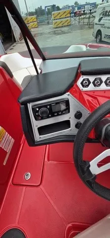 Slide: The Image of MasterCraft NXT20 2016 - 6