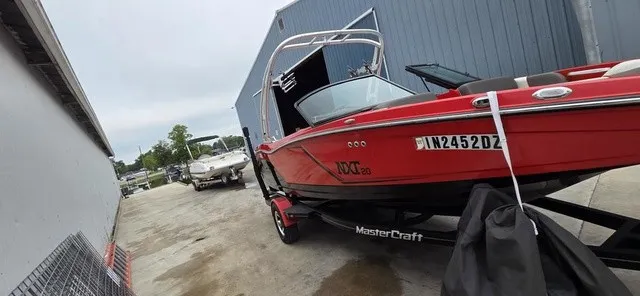 Slide: The Image of MasterCraft NXT20 2016 - 16